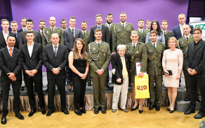 spolecna_fotografie_vyhlasovanych_sportovcu_ankety_arm._sportovec_roku_2.jpg